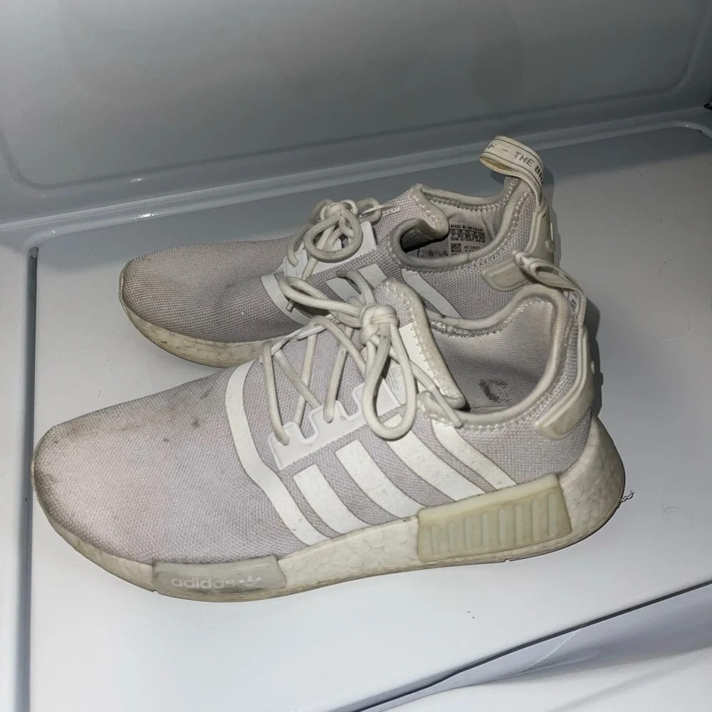 Adidas NMD R1 - Picture 2 of 5
